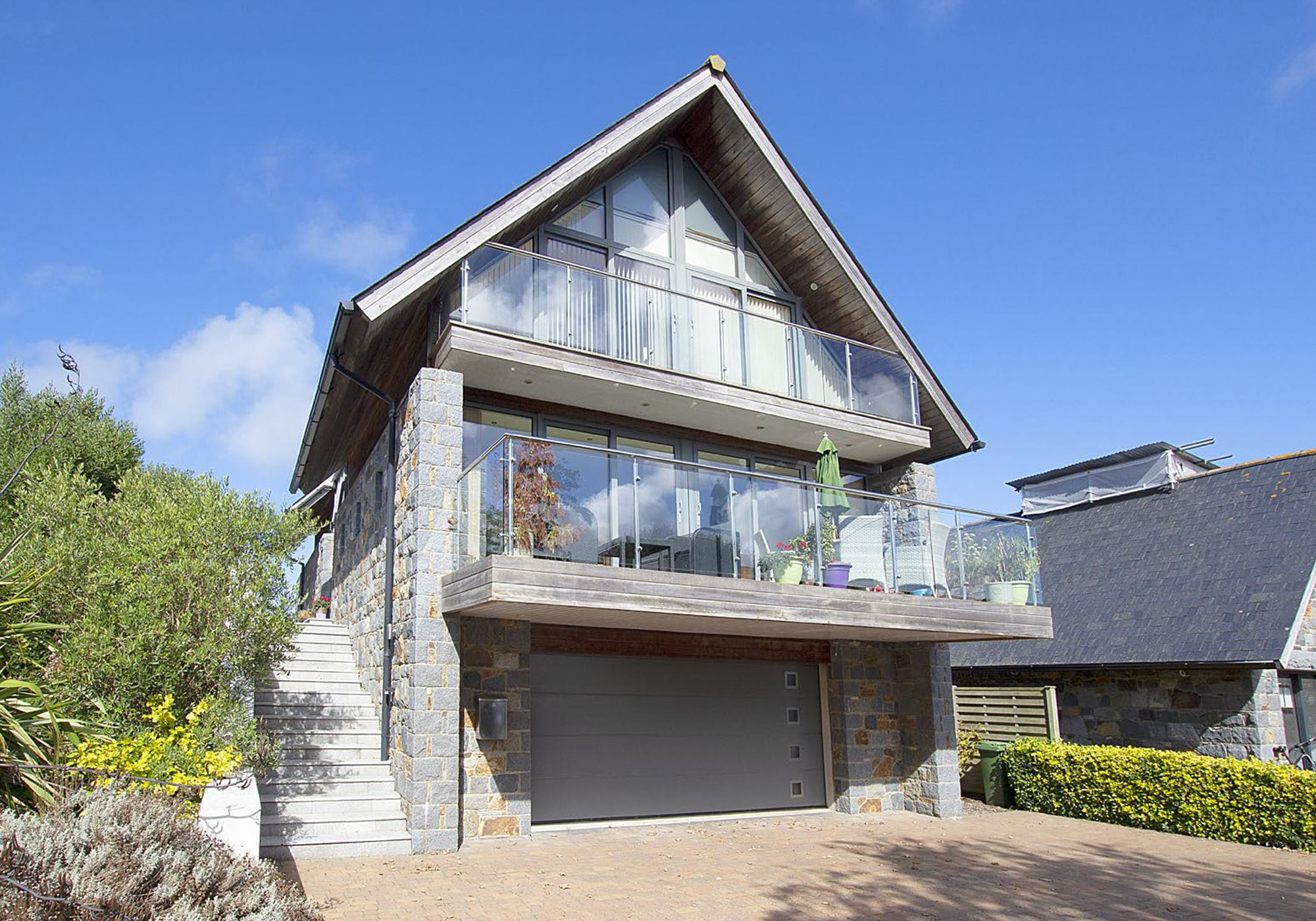 les-halcyons-thumbnail